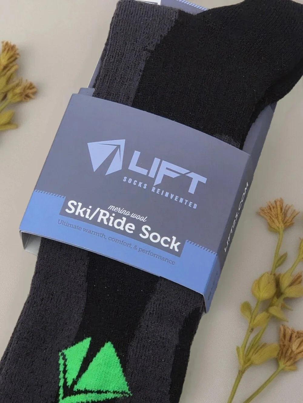 New merino wool ski/ride sock Teens size small 3.5-5.5